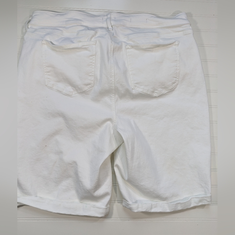 NYDJ White Denim Briella 11 In Shorts - Picture 3 of 5